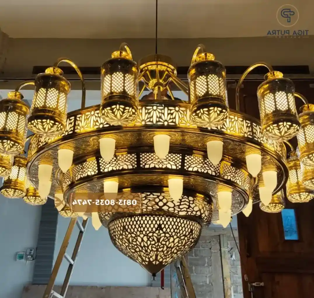 10 Fungsi Lampu Gantung Masjid