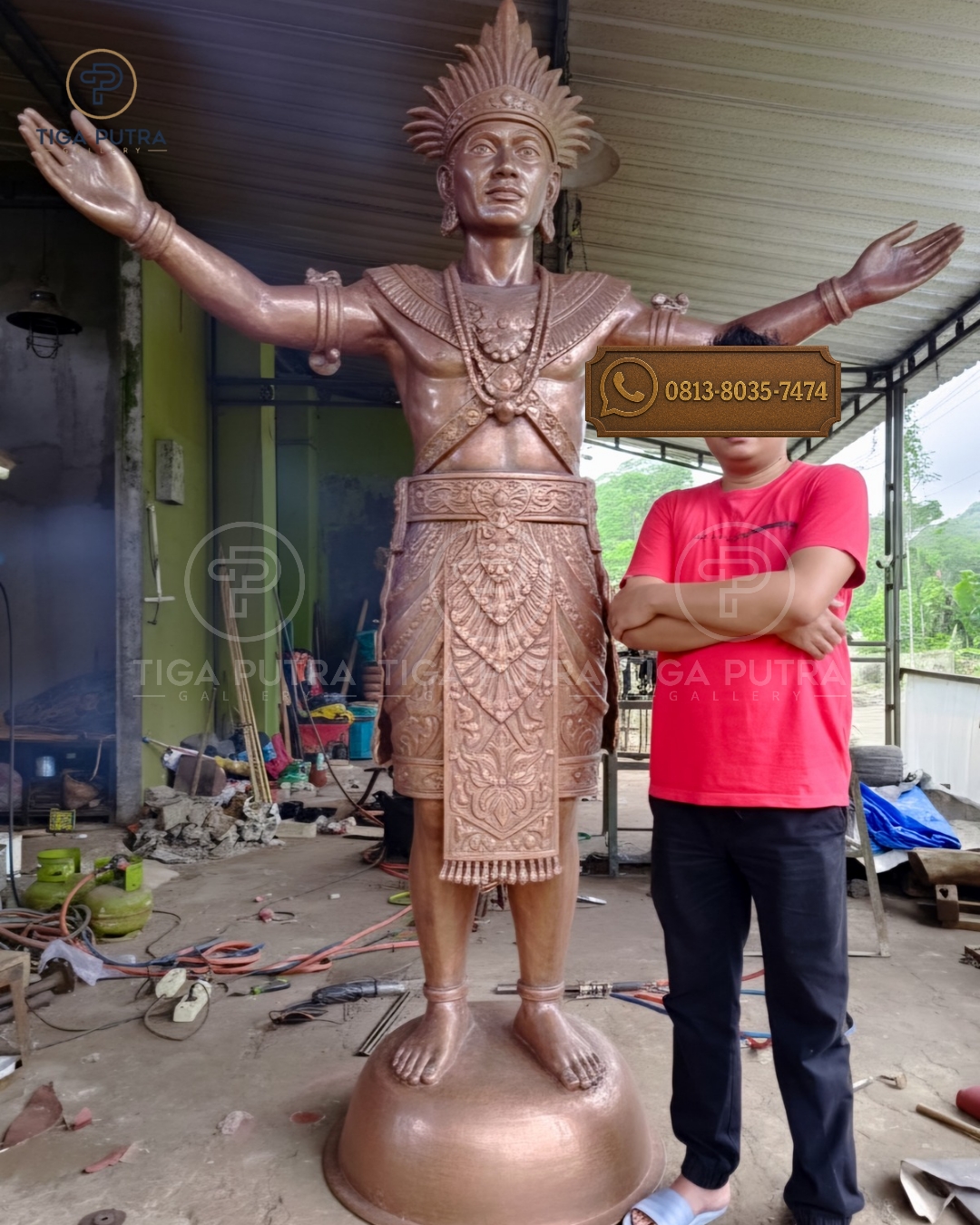Pengrajin Patung Tembaga Tokoh Adat dan Budaya Nusantara
