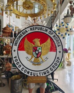 Pengrajin Logo Custom Dari Bahan Kuningan dan Tembaga