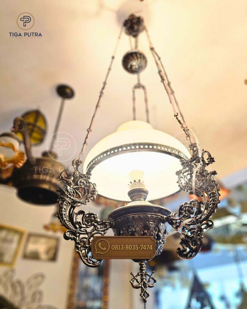 lampu antik dari kuningan