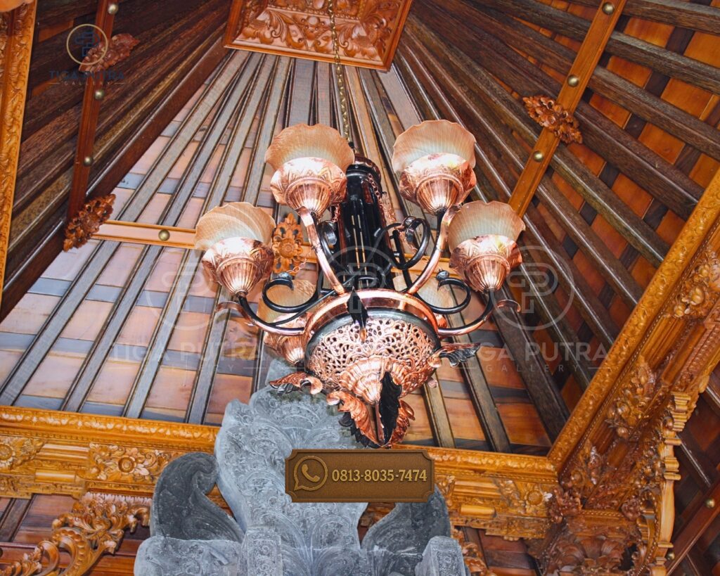 Lampu gantung merajan rumah bali